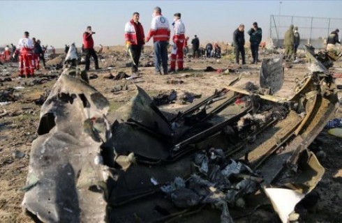 شجاعت صداقت در حادثه تلخ هواپیمای اوکراین/ وقتی بین مردم و حاکمیت پنهان کاری معنا ندارد