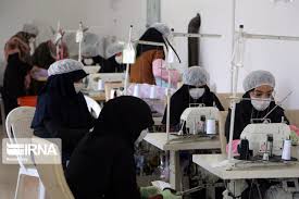 زنان بلوچ برای مقابله با کووید۱۹پیش قدم شدند/تولید ماسک و دستکش در کارگاه های جهادی دلگان