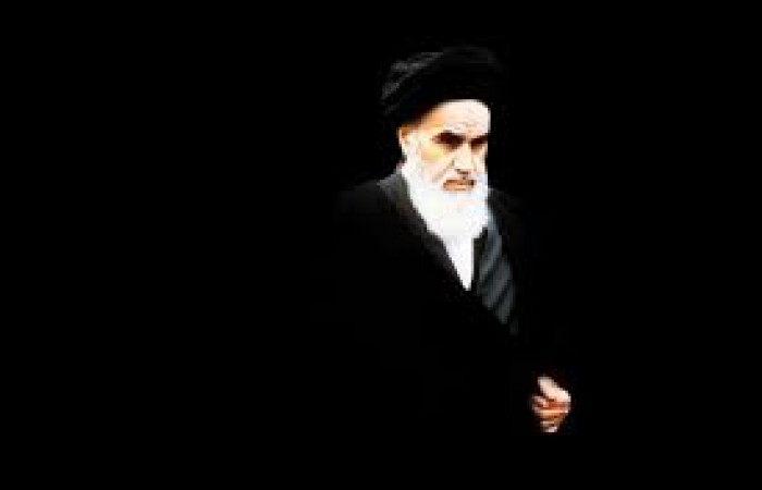 امام خمینی (ره) مرام یک حاکم اسلامی را به همگان نشان داد/ اطاعت از مقام معظم رهبری بر همگان الزامی است