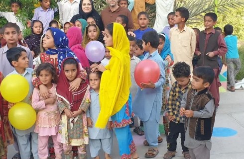 ایستگاه شادمانه کودکانه در شهر گلمورتی دلگان