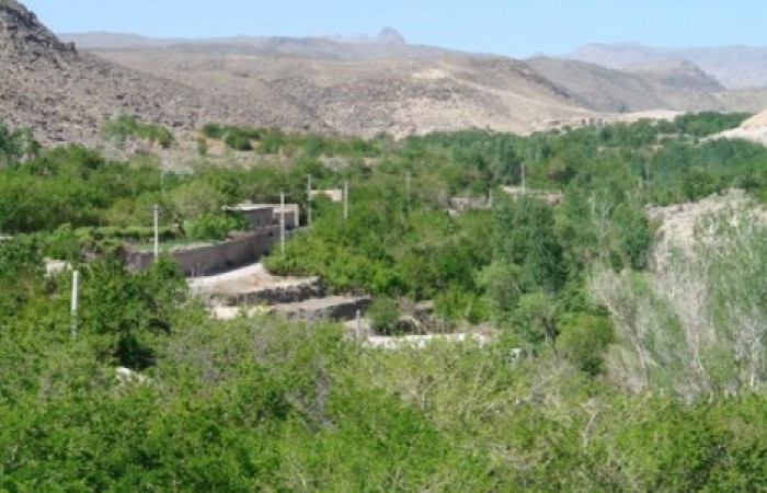 سرزمين ۱۰۰ هزار ساله" تمین" بهشت کوچک سیستان و بلوچستان/از تماشای معماری شگفت انگیز صخره ای تا چشمه حضرت موسی