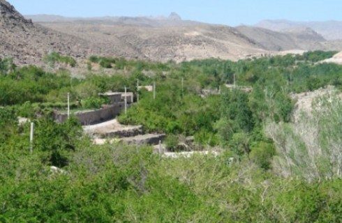 سرزمين ۱۰۰ هزار ساله" تمین" بهشت کوچک سیستان و بلوچستان/از تماشای معماری شگفت انگیز صخره ای تا چشمه حضرت موسی